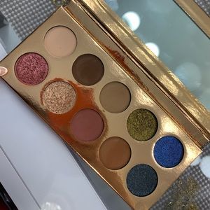 DOSE OF COLORS DESI & KATY FRIENDCATION PALETTE